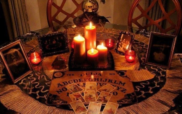 altar de tabla ouija